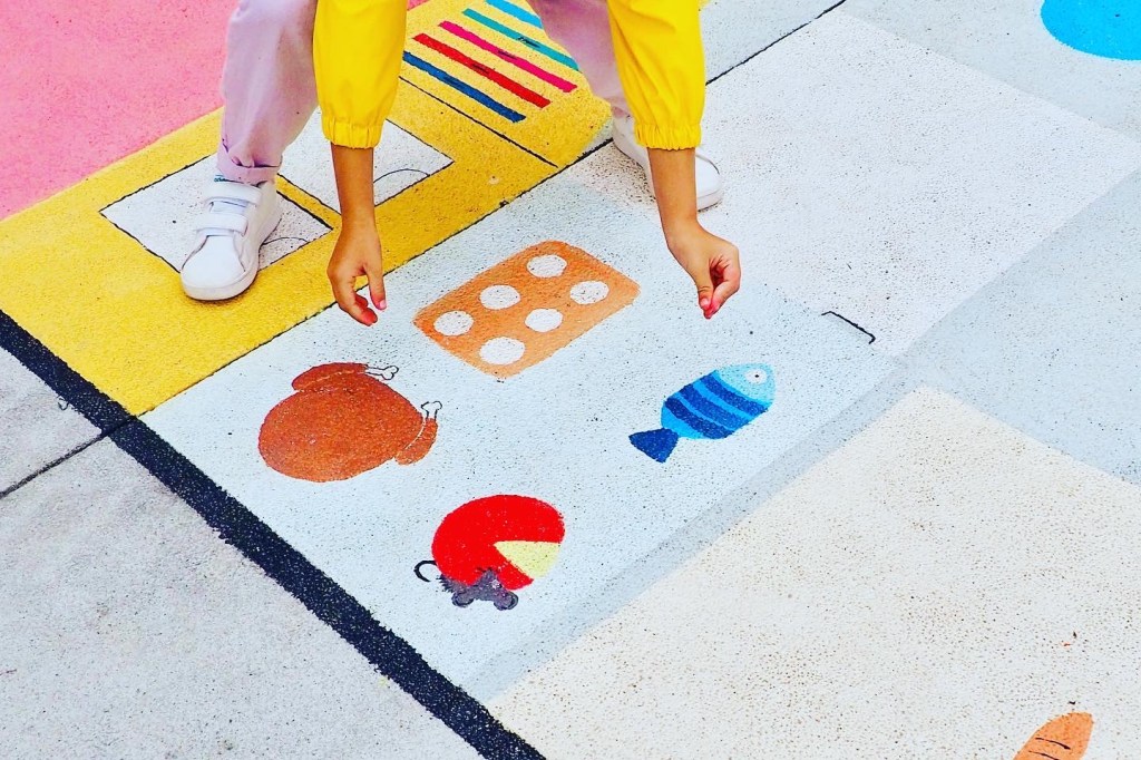 Ceip Humberto Juanes de Nigrán. Colectivo Arte Miúda. Eila Pérez Vázquez. “Casa en planta”