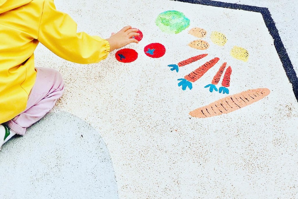 Ceip Humberto Juanes de Nigrán. Colectivo Arte Miúda. Eila Pérez Vázquez. “Casa en planta”